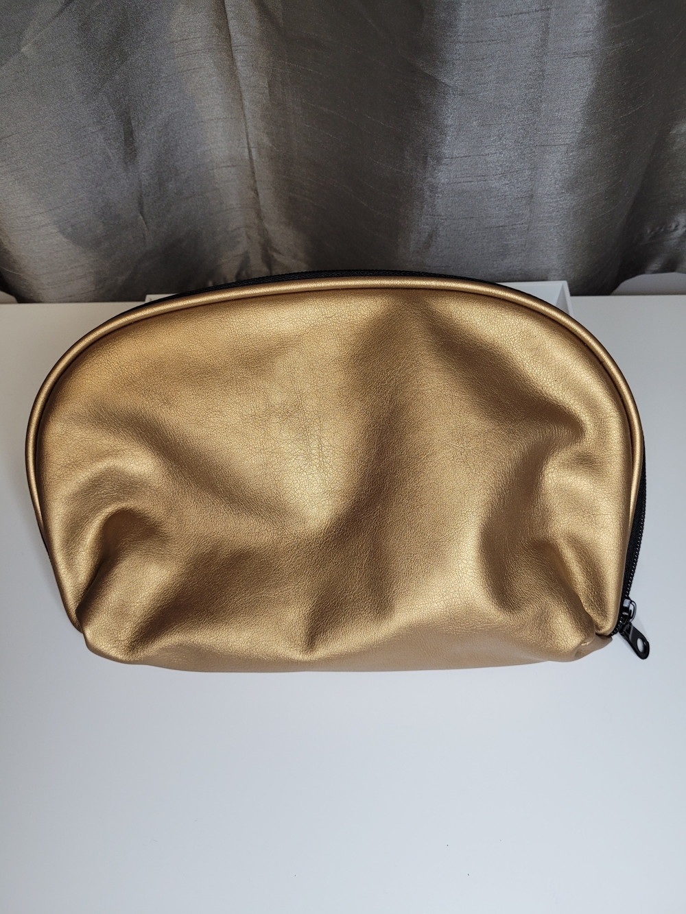 🎁 Free w/ purchase of $25/ Gold Cosmetic Pouch - Sleek Metallic Makeup Bag